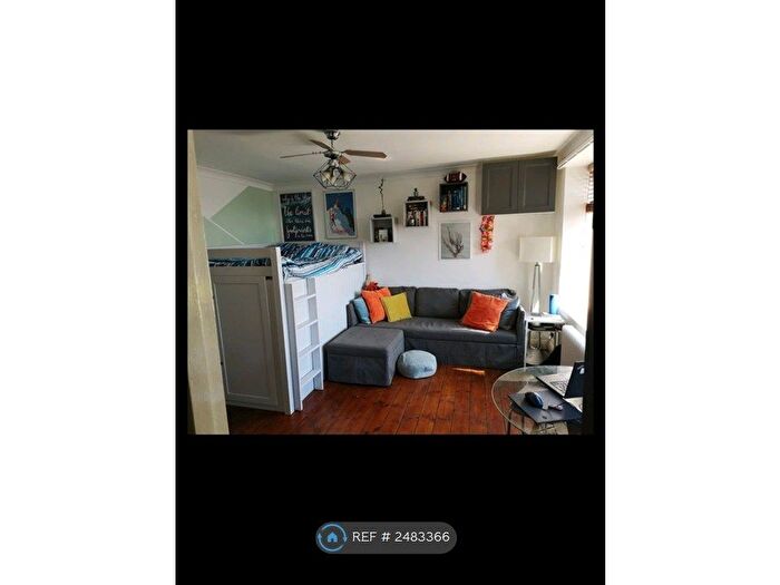 1 Bedroom Flat To Rent In Kingsway, Hove, BN3