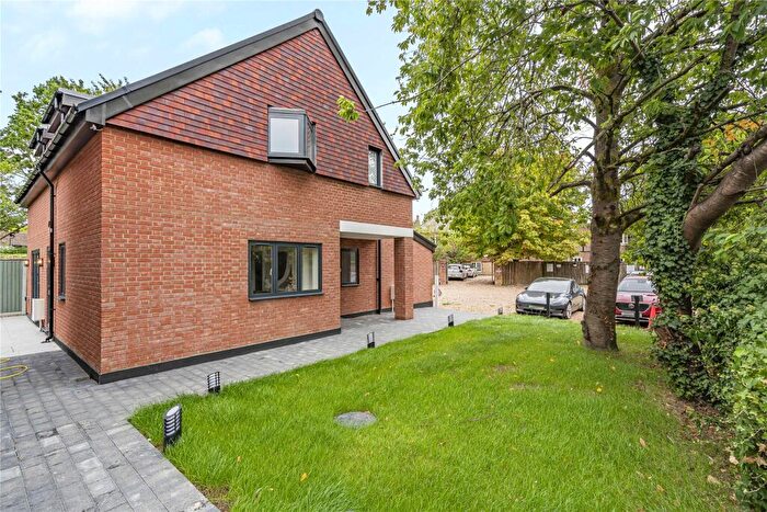 3 Bedroom Detached House For Sale In The Chestnuts, High Street, Haslemere, GU27