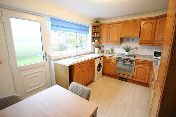 2 Bedroom Semi-Detached House For Sale In Invargarry Close, Garforth, Leeds, LS25