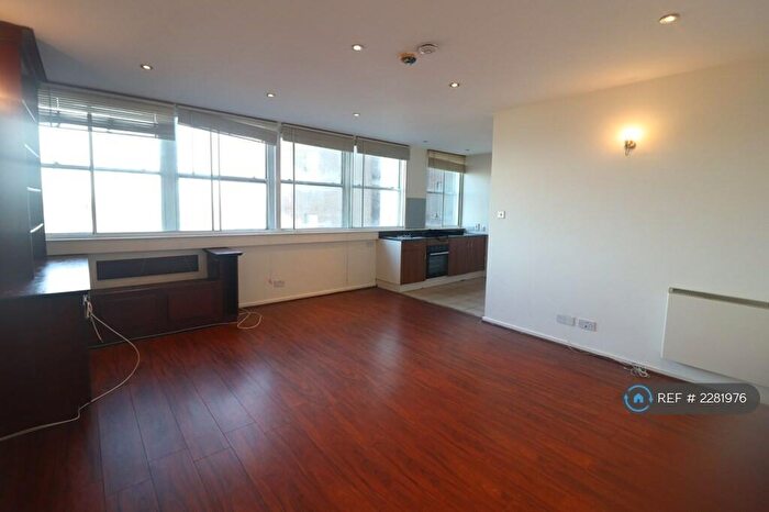 2 Bedroom Flat To Rent In Fitzroy Court, Croydon, CR0