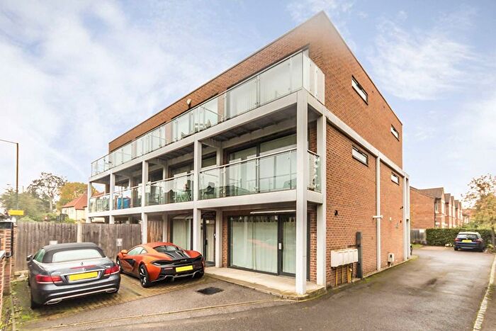 1 Bedroom Flat To Rent In Staines Road, Twickenham, TW2