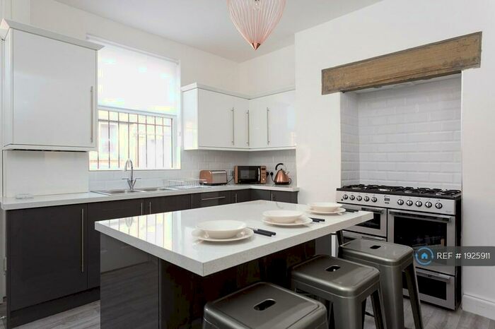 6 Bedroom Terraced House To Rent In Burchett Grove, Leeds, LS6