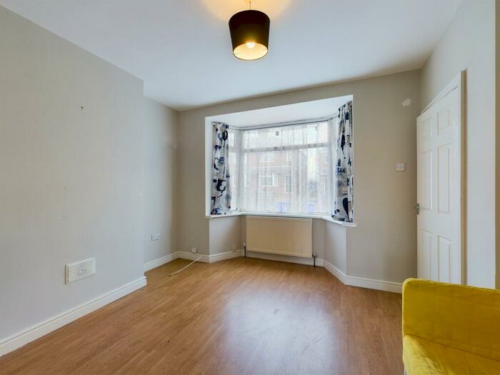 3 Bedroom Semi-Detached House To Rent In Sandy Road, Sandyford, Stoke-on-Trent, ST6