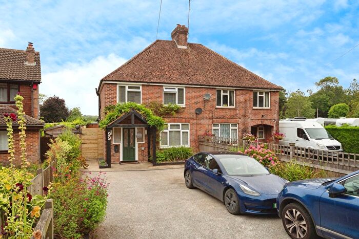 3 Bedroom Semi-Detached House For Sale In London Road, Hurst Green, Etchingham, East Sussex, TN19