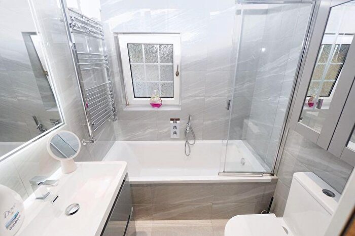 2 Bedroom Semi-Detached House For Sale In Hawthorne Road, High Wycombe, HP13