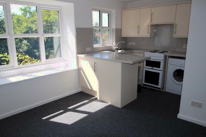 Studio To Rent In Doveney Close, Orpington, Kent, BR5