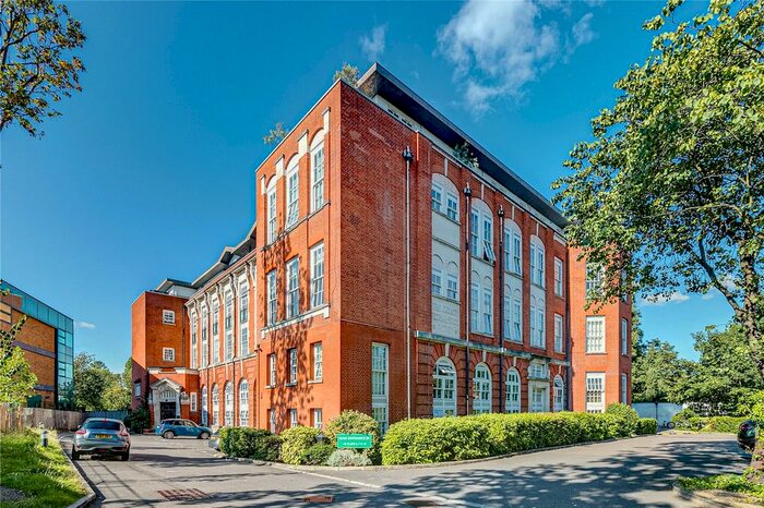 2 Bedroom Flat To Rent In West Hill, London, SW15