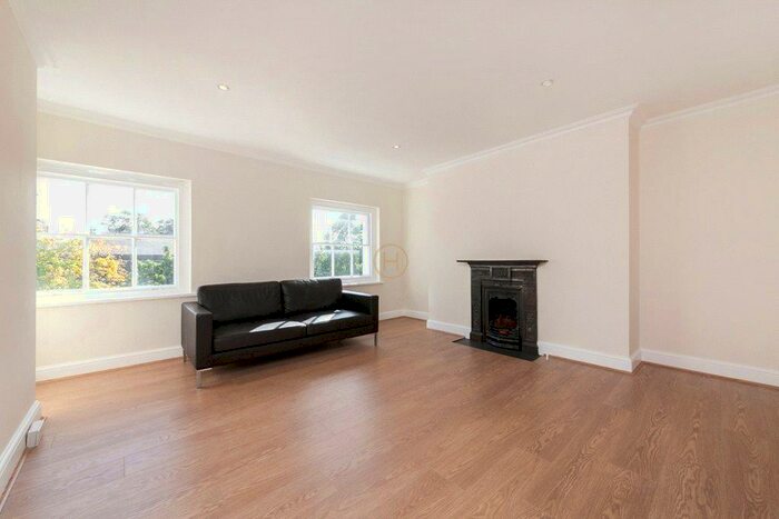 2 Bedroom Apartment To Rent In Myddelton Square, Clerkenwell, London, EC1R