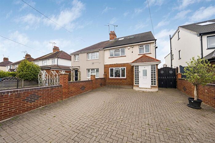 3 Bedroom House For Sale In Manor Road, Windsor, SL4