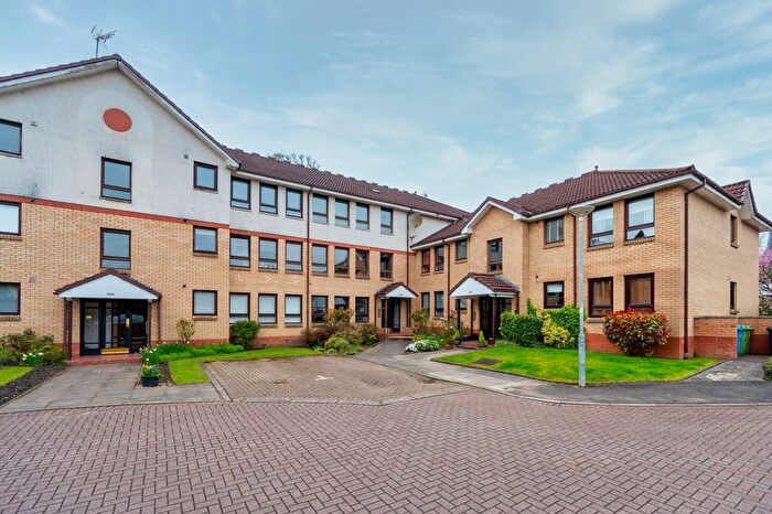 2 Bedroom Flat To Rent In Woodlands Court, Thornliebank, Glasgow, G46