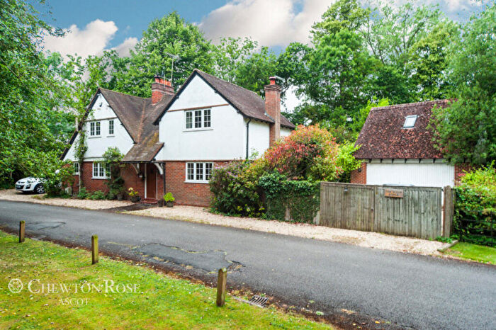 3 Bedroom Character Property For Sale In Church Lane, Wexham, SL3