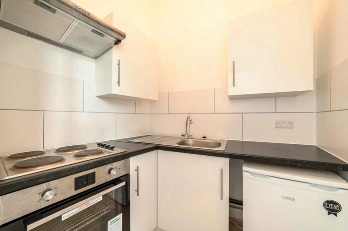 Studio To Rent In Norwood Road, London, SE27