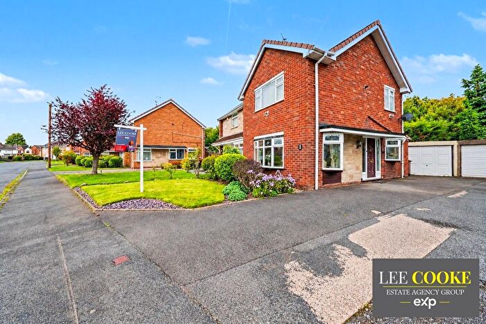 2 Bedroom Semi Detached House For Sale In Grovelands Crescent, Off Cottage Lane, Fordhouses, Wolverhampton, WV10