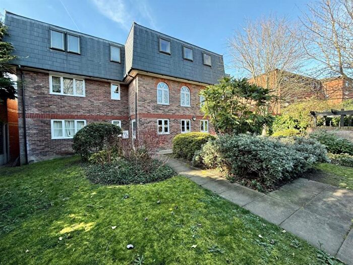 1 Bedroom Apartment For Sale In Gresham Close, Brentwood, CM14