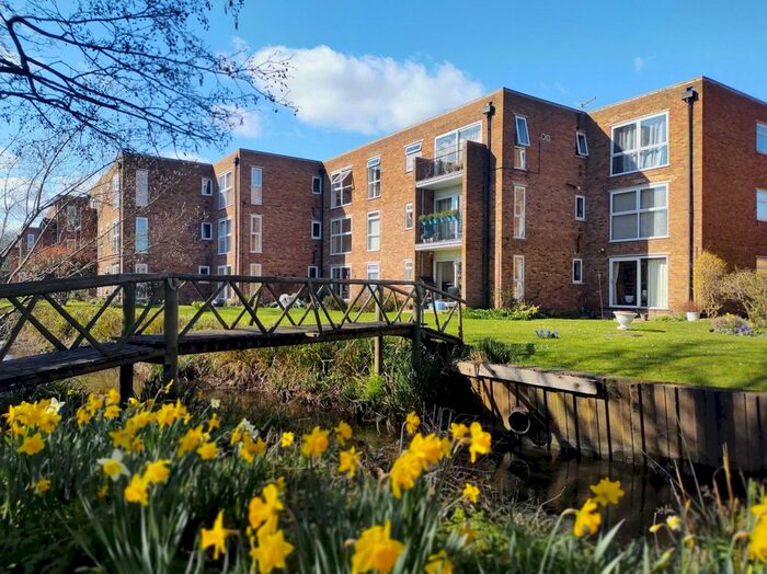 2 Bedroom Flat To Rent In River Park, Hemel Hempstead, HP1