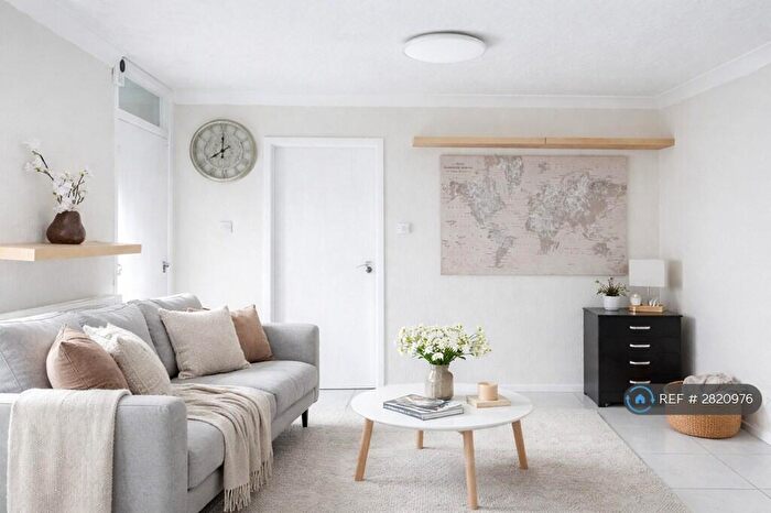 1 Bedroom Flat To Rent In Byron St, Cardiff, CF24