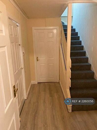 3 Bedroom Maisonette To Rent In Pollokshaws Road, Glasgow, G41