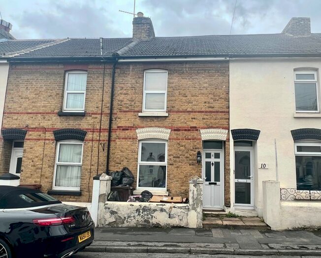 3 Bedroom Terraced House To Rent In Shakespeare Road, Gillingham, ME7