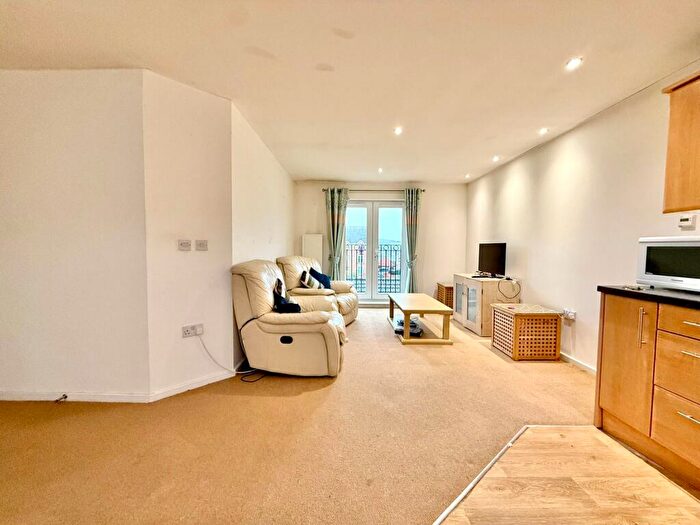 2 Bedroom Flat For Sale In Chepstow Road, Newport, NP19