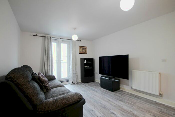 2 Bedroom Flat To Rent In Zeus Court, Fairfield Road, Yiewsley. UB7