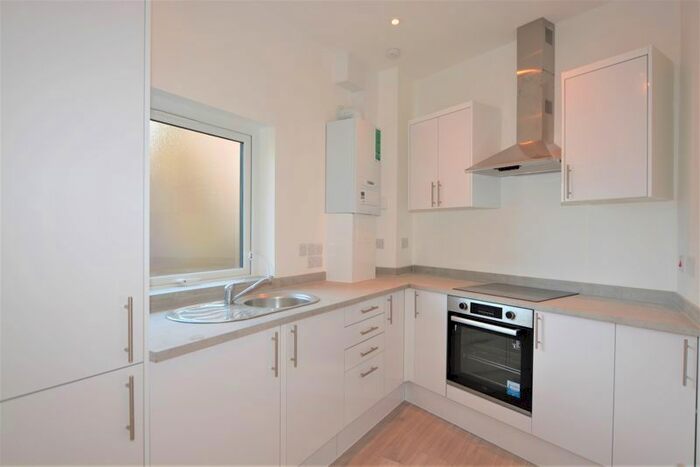 1 Bedroom Flat To Rent In Windsor Road, Slough, SL1