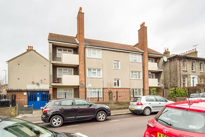 1 Bedroom Apartment To Rent In Grosvenor Park Road, Walthamstow, E17