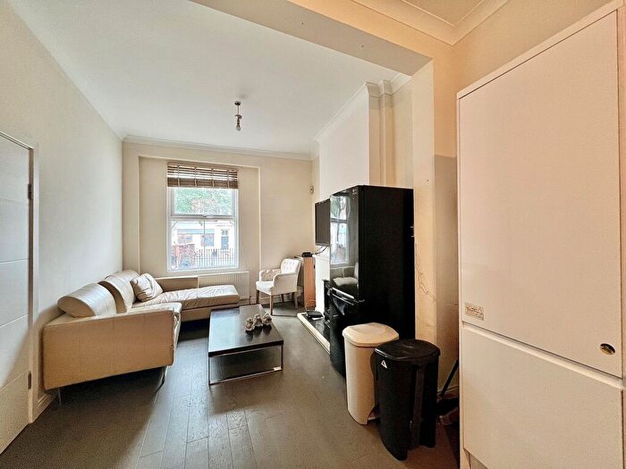 5 Bedroom Terraced House To Rent In Hanley Road, Finsbury Park, N4