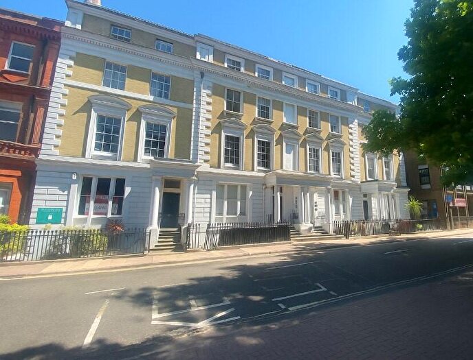 2 Bedroom Apartment To Rent In Southgate Street, Winchester, SO23