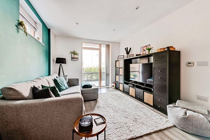 1 Bedroom Flat For Sale In Sher Afzal Close, Cowley, OX4