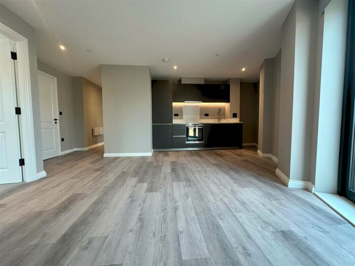 2 Bedroom Apartment To Rent In Springwell Gardens, Springwell Road, Leeds, LS12