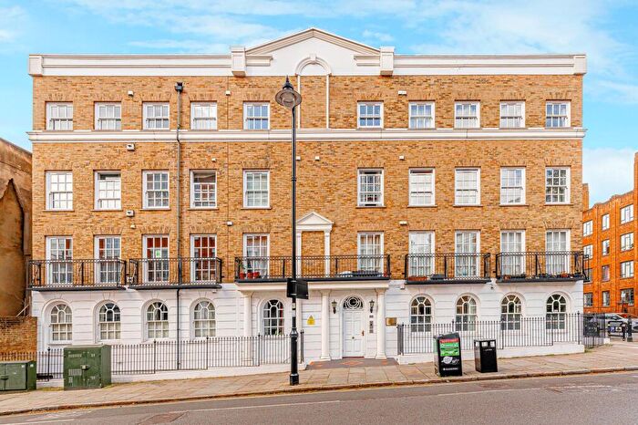 1 Bedroom Flat For Sale In Amwell Street, London, EC1R - Photo 2