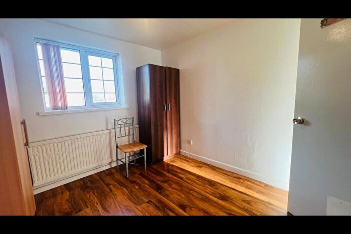 6 Bedroom Detached House To Rent In Dunsmore Road, Luton, LU1