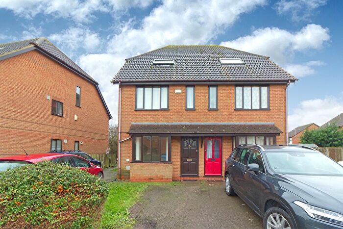 1 Bedroom Maisonette To Rent In Bergamot Gardens, Walnut Tree, MK7