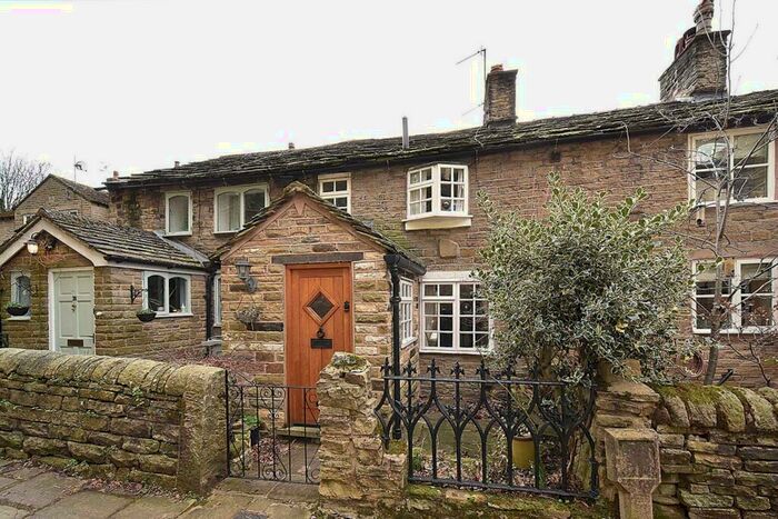 3 Bedroom Terraced House To Rent In Queen Street, Bollington, SK10