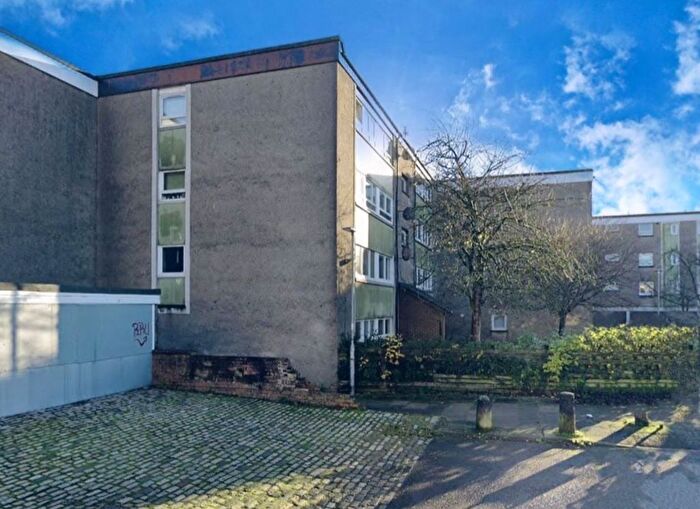 3 Bedroom Flat To Rent In Glenhove Road, Cumbernauld, Glasgow, G67