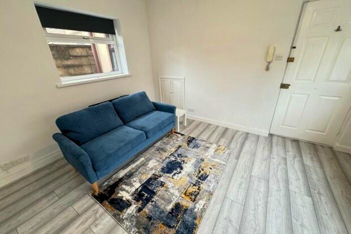 1 Bedroom Flat To Rent In Daniel Street Cardiff, CF24