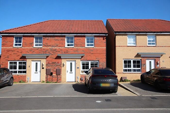 3 Bedroom Semi-detached House For Sale In Binbrook Drive, New Waltham, DN36