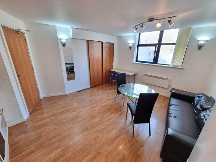 1 Bedroom Flat To Rent In Landmark House, Broadway, Bradford, BD1