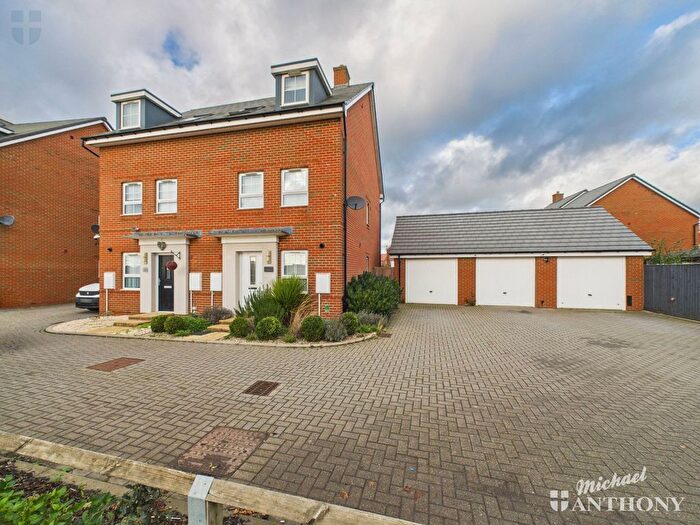 3 Bedroom Semi Detached House For Sale In Nutmeg Close, Kingsbrook, Aylesbury, Buckinghamshire, HP22