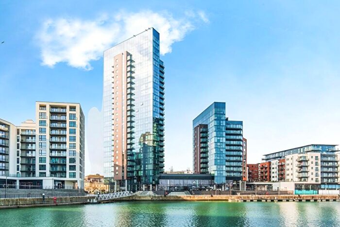 3 Bedroom Apartment To Rent In Ocean Way, Southampton, SO14