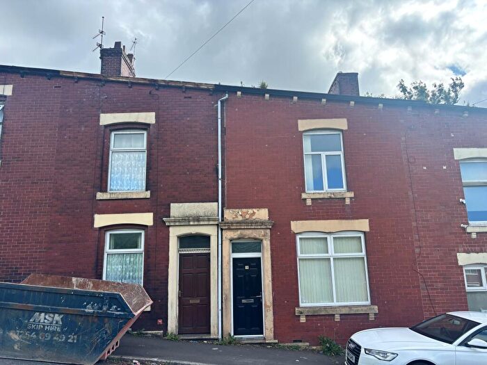 3 Bedroom Terraced House For Sale In Hollin Bridge Street, Blackburn, Lancashire, BB2