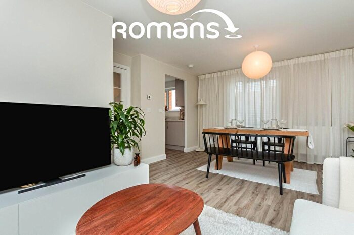 2 Bedroom Coach House For Sale In Condor Way, Basingstoke, Hampshire, RG24