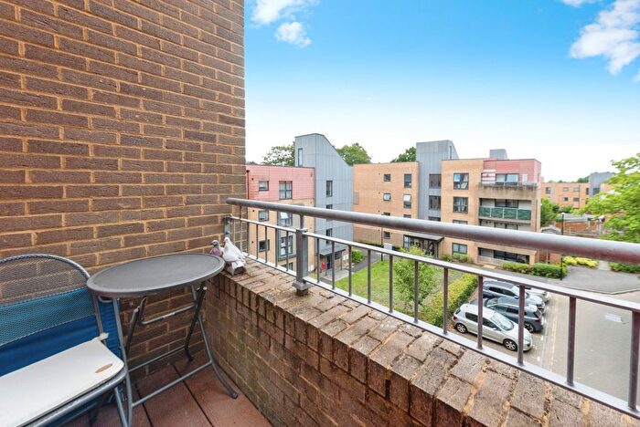2 Bedroom Flat For Sale In Mansfield Park Street, Southampton, Hampshire, SO18