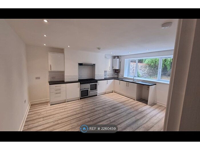 2 Bedroom Flat To Rent In Thorburn Road, Wirral, CH62