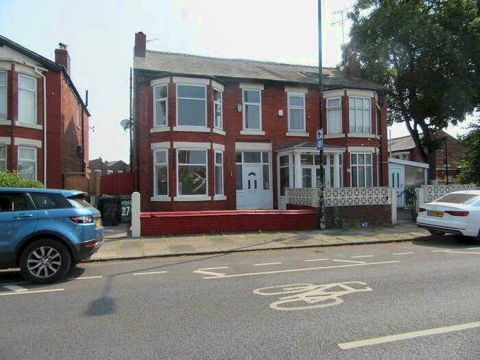 4 Bedroom Semi-Detached House To Rent In Kings Road, Old Trafford, Manchester, M16