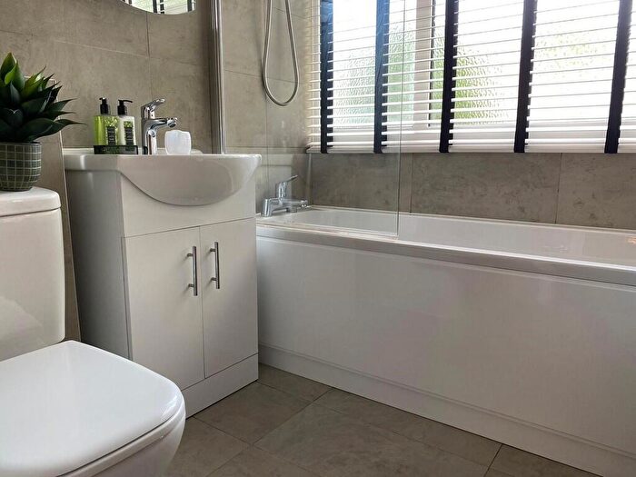 2 Bedroom Flat For Sale In Chelmesford Court, Nash Square, Perry Barr, Birmingham, B42