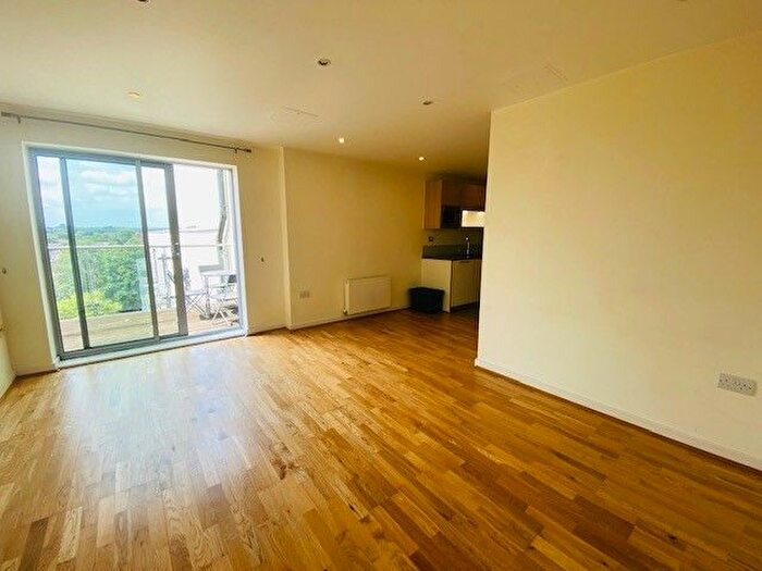 1 Bedroom Flat To Rent In Cosmopolitain Court, Enfield, EN1
