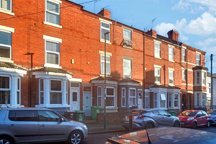 2 Bedroom Terraced House For Sale In Burford Road, Nottingham, NG7
