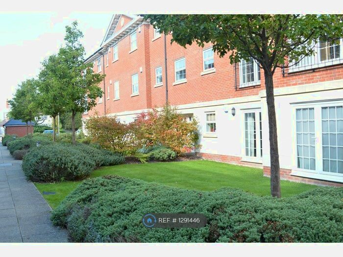 2 Bedroom Flat To Rent In Newton Road, Newbury RG14