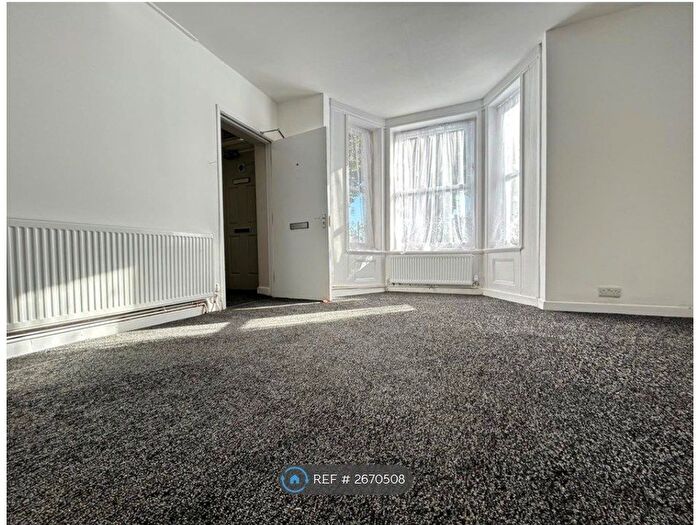 Studio To Rent In Lythalls Lane, Coventry, CV6